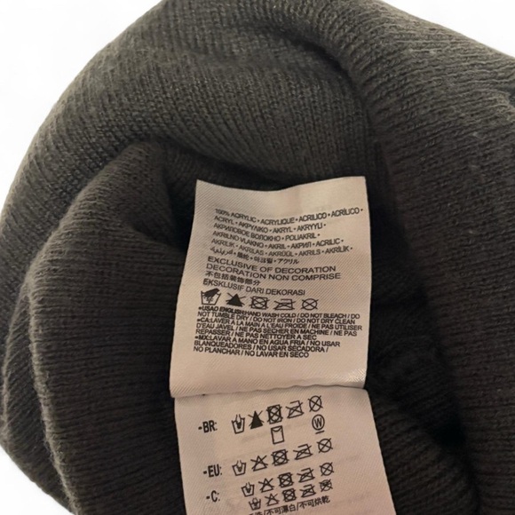 Nike Youth Cuffed Knit Beanie Gray Green Swoosh Logo Hat - Picture 4 of 4